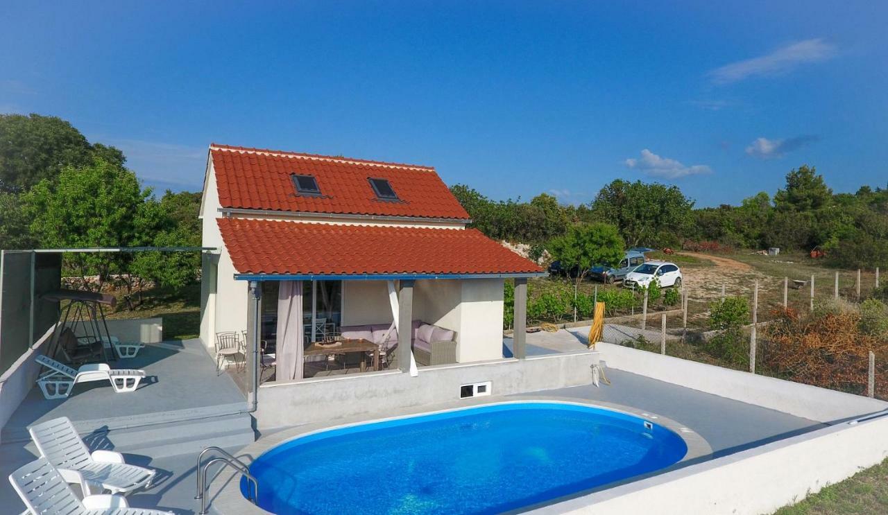 Villa Baras Garden - House With Pool Mirce المظهر الخارجي الصورة