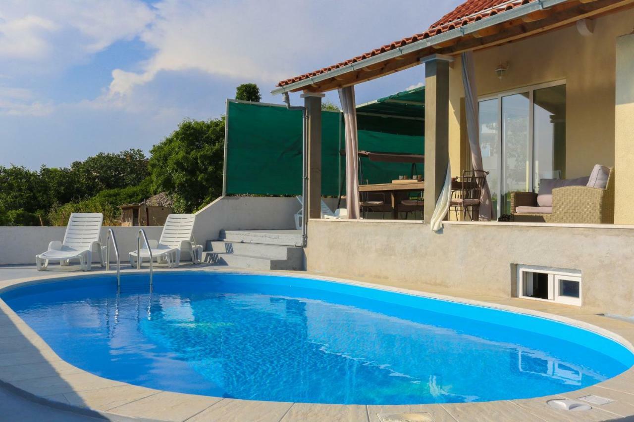Villa Baras Garden - House With Pool Mirce المظهر الخارجي الصورة