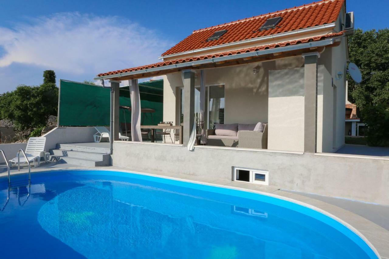 Villa Baras Garden - House With Pool Mirce المظهر الخارجي الصورة